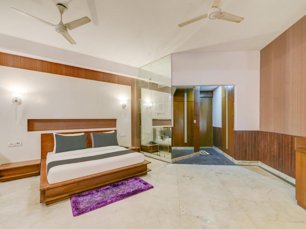 Hôtel Oyo 80157 Collection O The Grand Westend à New Delhi Extérieur photo